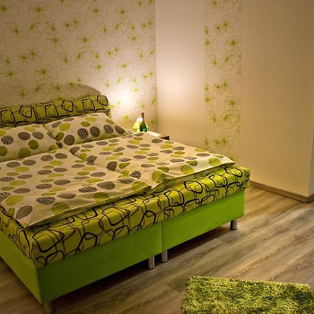 Motel Goerfoel Velky Meder Luaran gambar