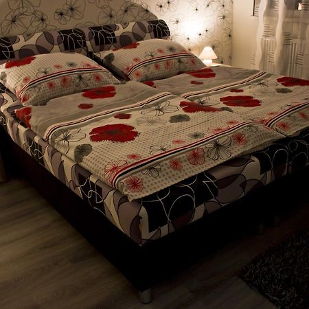 Motel Goerfoel Velky Meder Luaran gambar